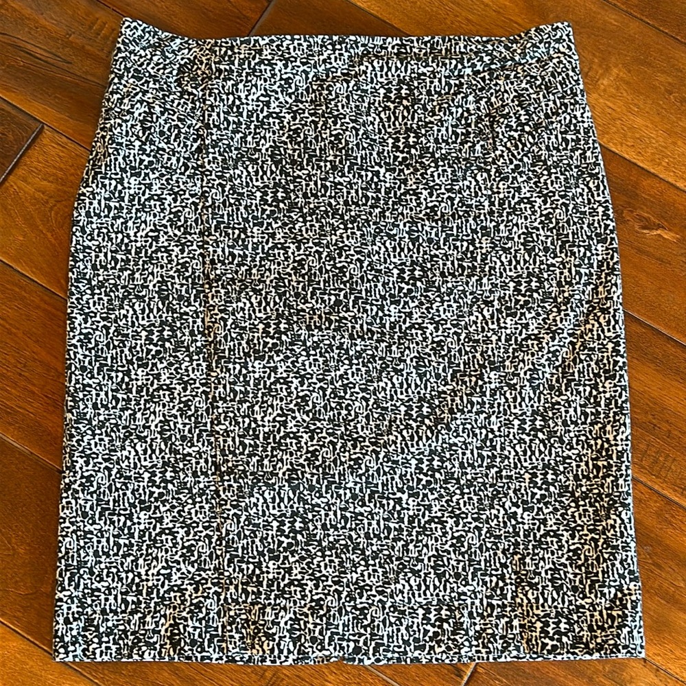 New York & Company Black and White Stretch Pencil Skirt Size 8